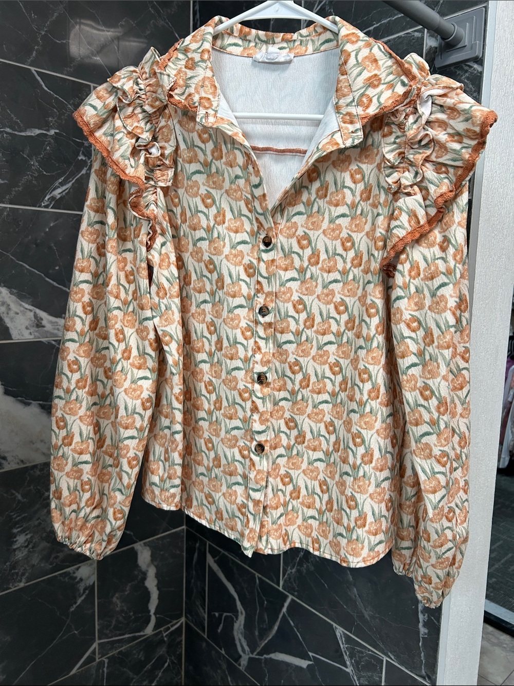 Button-Front Floral Ruffle Shirt in Peach
